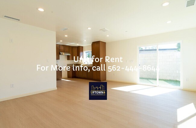 Building Photo - Townhome - 3 Bedrooms-2.5 Baths - Los Angeles -
