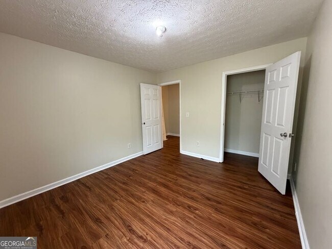 Building Photo - 5196 Tew Ln SW