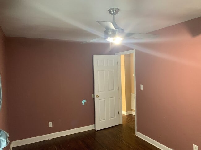 Building Photo - Move-in ready 1 Story Duplex located in th...