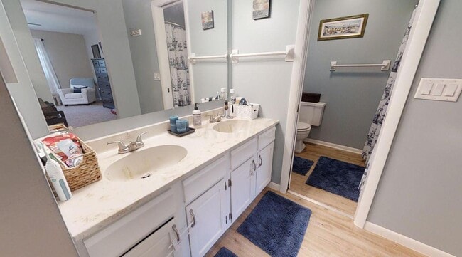 Building Photo - 303 Greenglade Ave