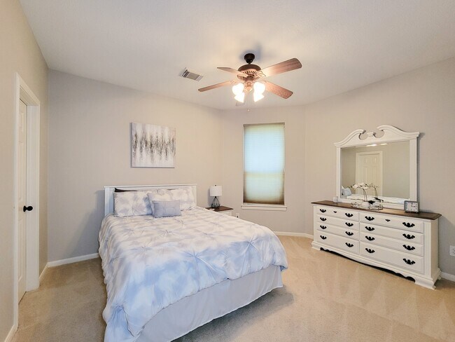 Building Photo - 13653 Lakeside Pl Dr