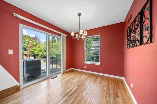 Building Photo - 222 Willis Ave