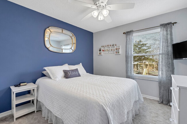 Building Photo - 10 Apple Tree Ct