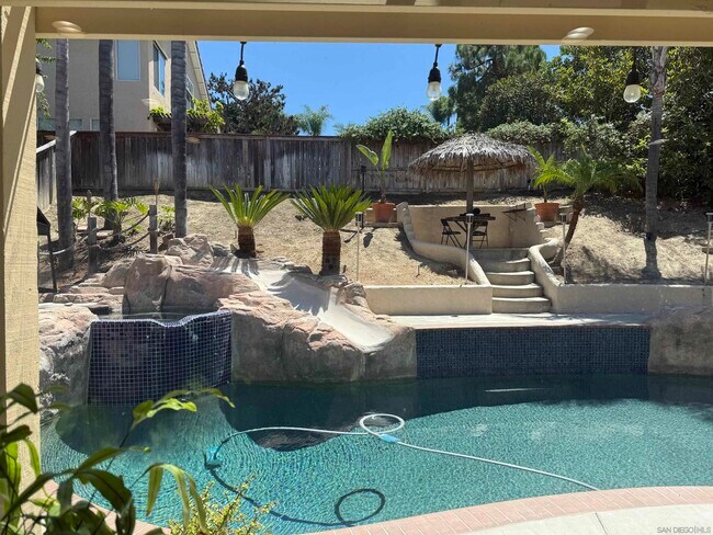 Building Photo - 5006 Palmera Dr