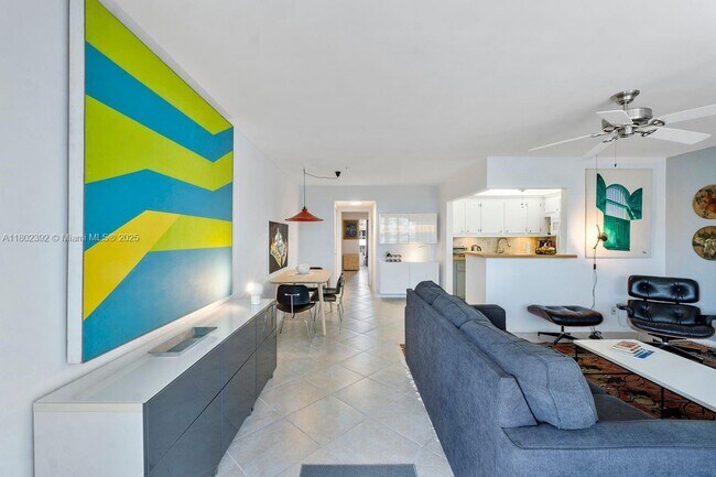 Building Photo - 143 Oakridge J
