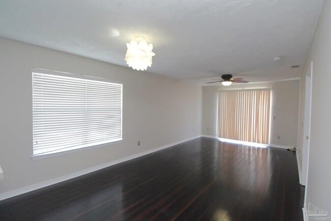 Building Photo - 7680 Chablis Cir