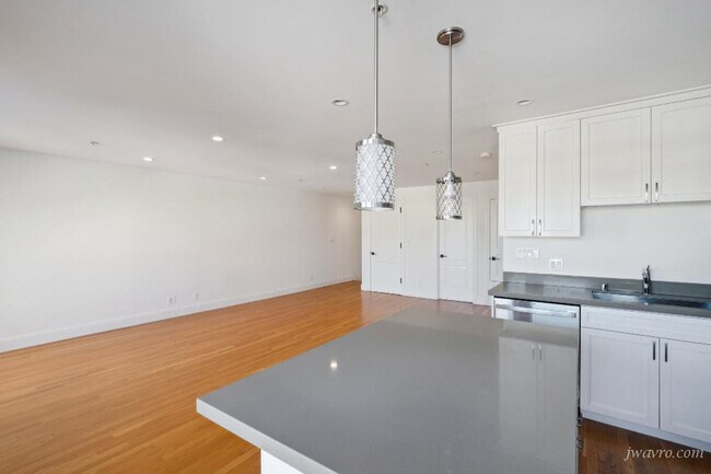 Building Photo - 641 Natoma St
