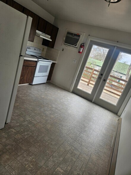 Building Photo - 1211 E Park Ave