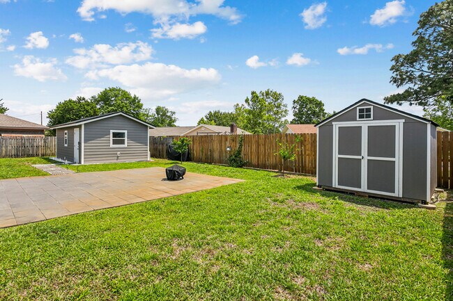 Building Photo - 470 Brian Cir