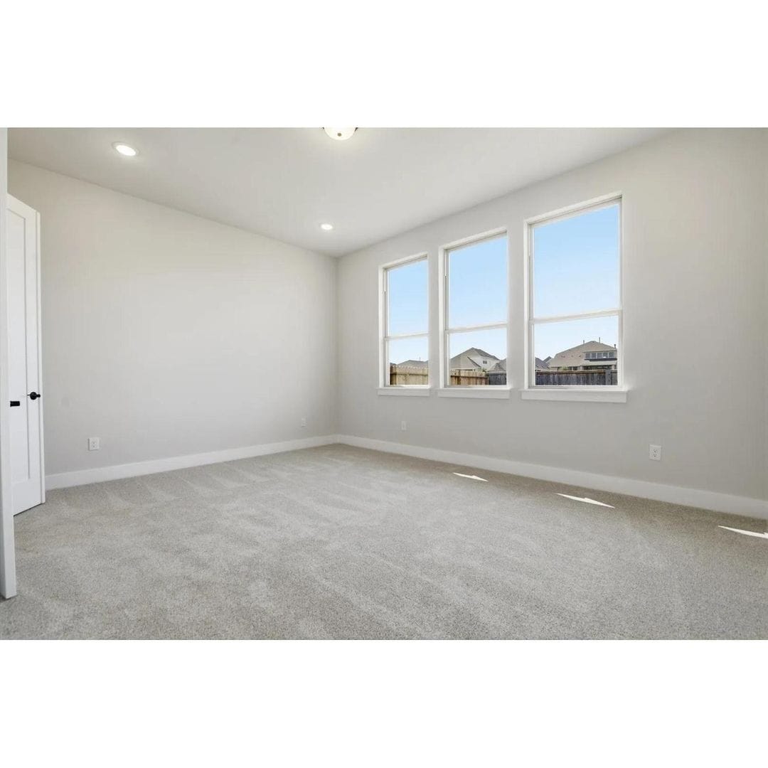 Building Photo - 327 Grand Legacy