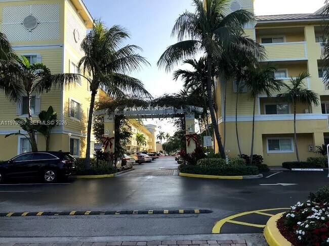 Building Photo - 151 NE 16th Ave