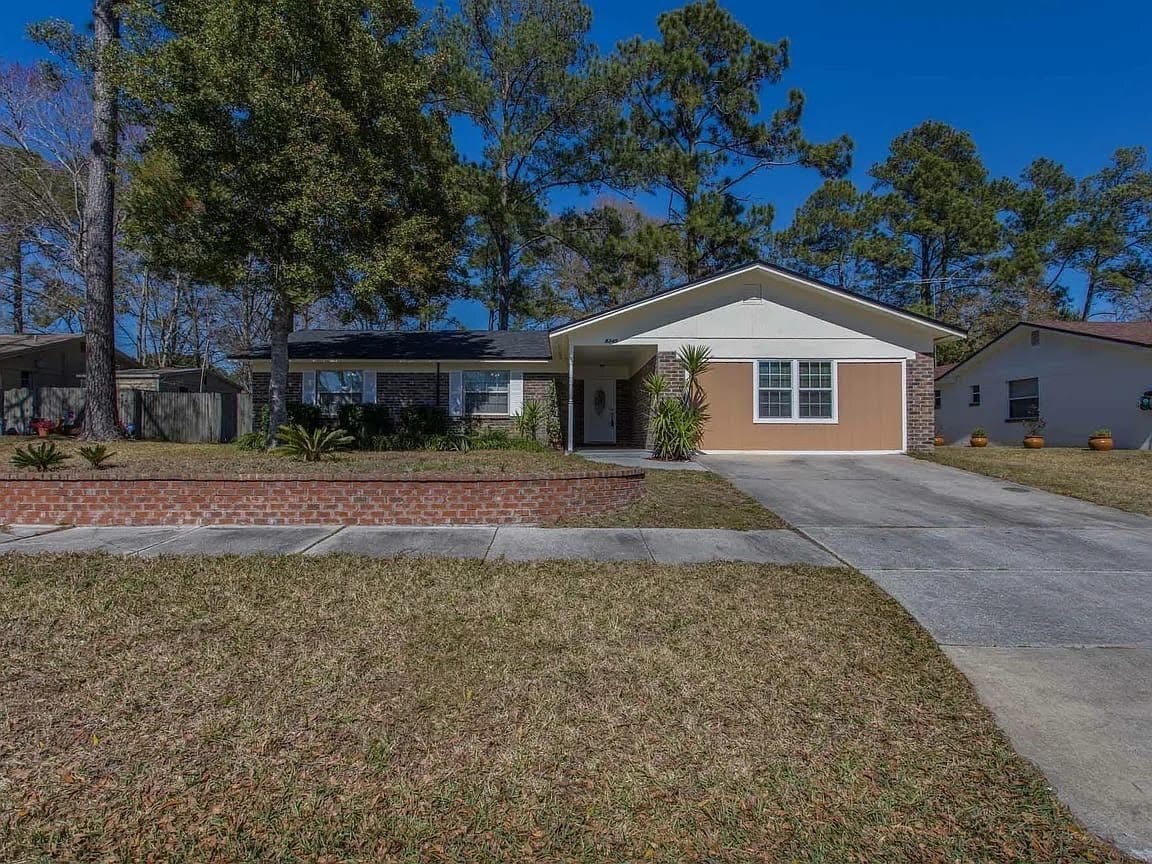 Building Photo - 3962 Lake Warren Dr