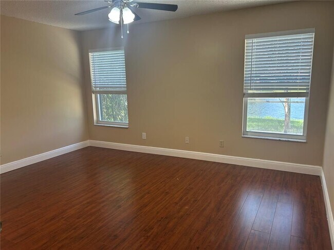 Building Photo - 2939 Myrtle Oak Cir