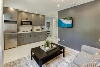 Building Photo - 2302 Taylor St