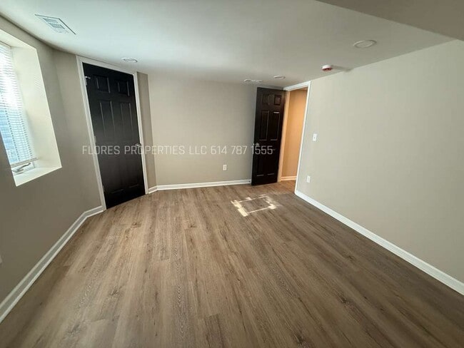 Building Photo - 4406 Glenmawr Ave