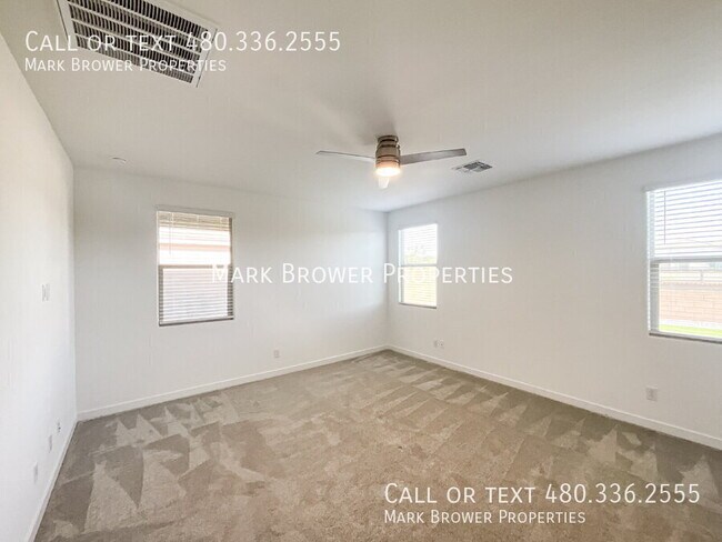 Building Photo - 4119 E Sagebrush St