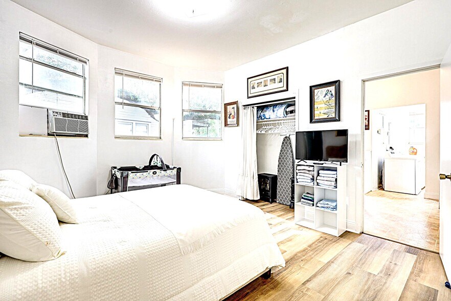 Bedroom NW View - 2604 Post St