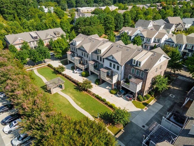 Building Photo - 690 Arklow Dr