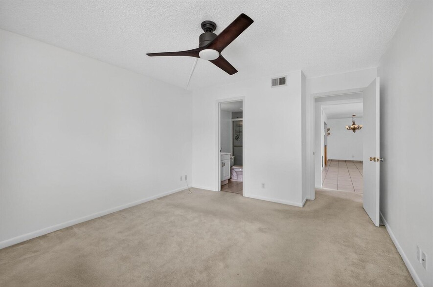 Building Photo - 4992 Sable Pine Cir