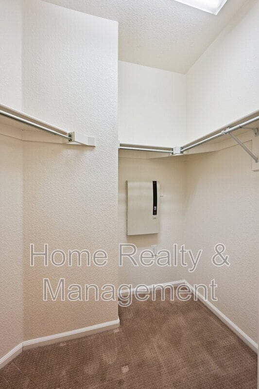 Building Photo - 12923 Grant Cir E