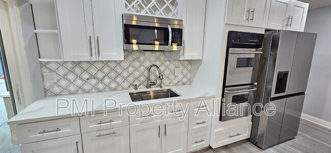 Building Photo - 5015 Nassau Cir