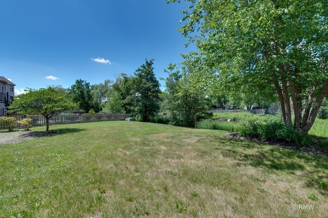 Building Photo - 770 Cole Dr