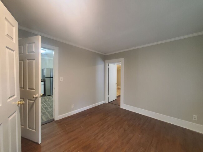 Building Photo - 3 Bedroom 2 Bath House