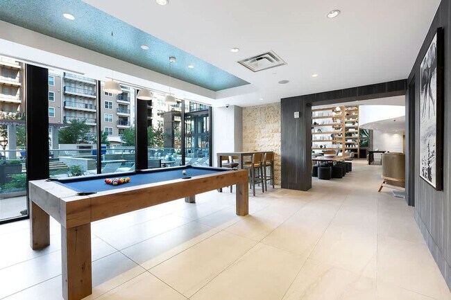 Building Photo - 101 Bowen St