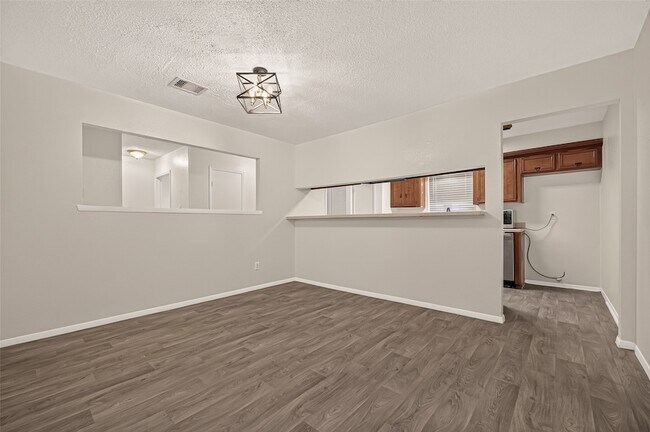 Building Photo - 29210 Binefield St