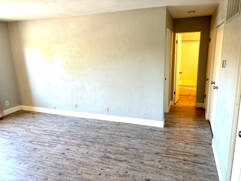 Building Photo - 4026 N Illinois Ave