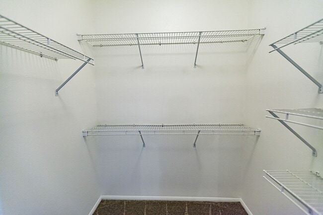 Building Photo - Downstairs condo located in Summerlin