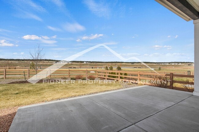 Building Photo - Lakeside Luxury in Wolf Ranch – Beautiful 3bd Home with Serene Backyard Views, Primary Main-Level...