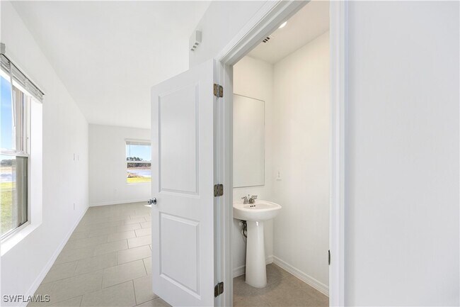 Building Photo - 19558 Fairhill Ct