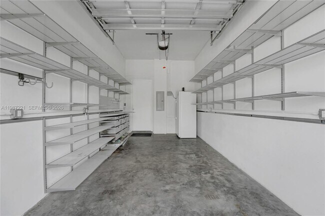 Building Photo - 3465 SW 3rd Ave