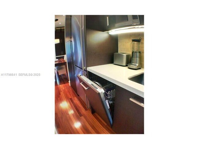 Building Photo - 727 Jefferson Ave