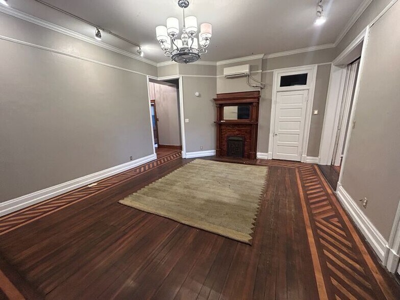 Building Photo - 644 Dayton St