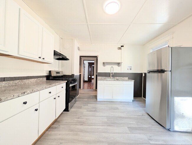 Building Photo - 133 Poplar St