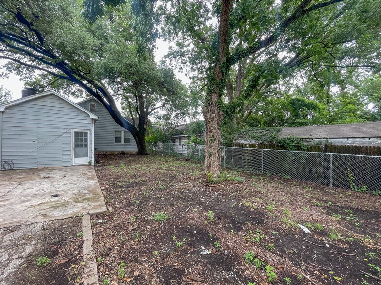Building Photo - 616 N 35th St