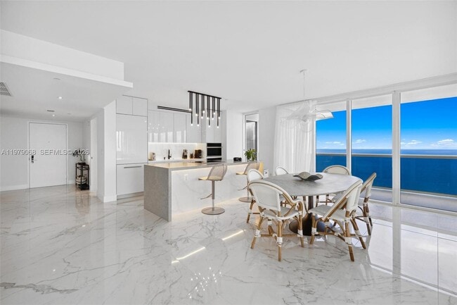 Building Photo - 1830 S Ocean Dr