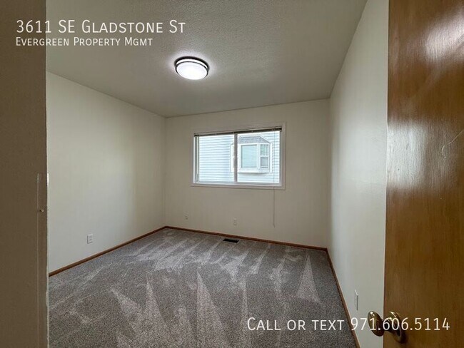 Building Photo - 3611 SE Gladstone St