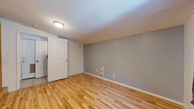 Building Photo - 3295 Euclid Ave