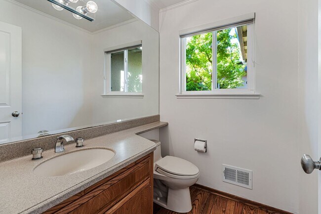 Building Photo - Spacious Saratoga Home with Great Outdoor ...