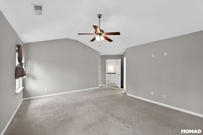 Building Photo - 1154 Paramount Dr