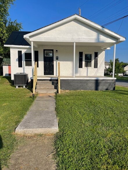 Front - 325 Pine St
