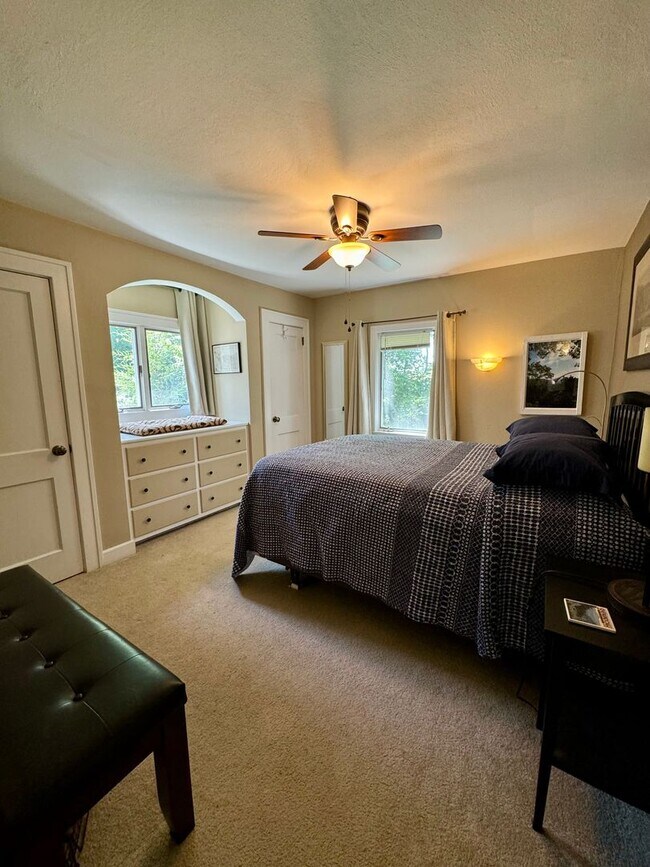 Building Photo - Single Family Home for Rent