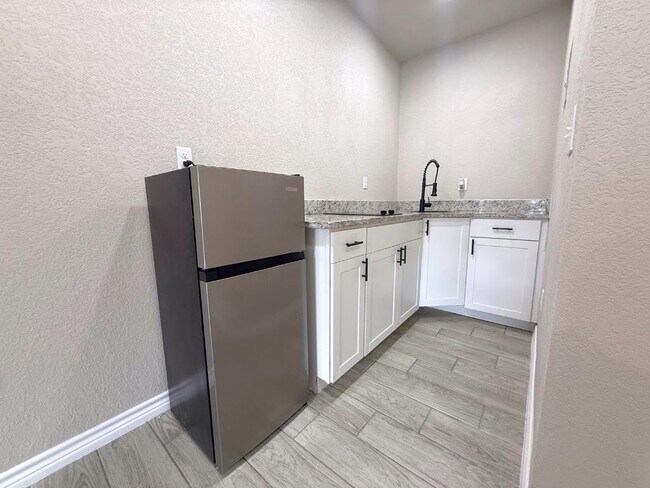 Building Photo - 178 Fennel Dr
