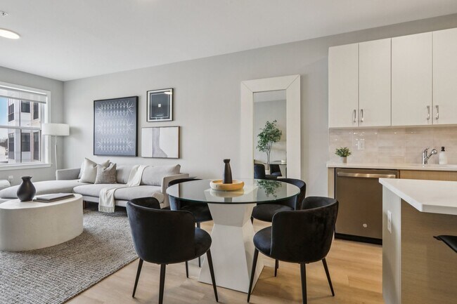 Building Photo - Experience Luxurious Living at CENTURION Union Center