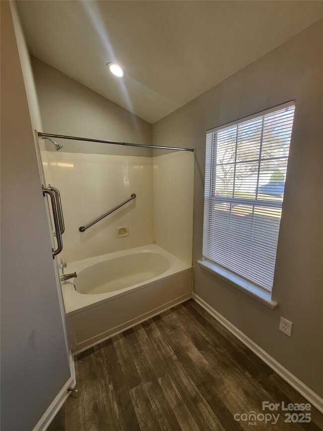 Building Photo - 5720 Ebley Ln