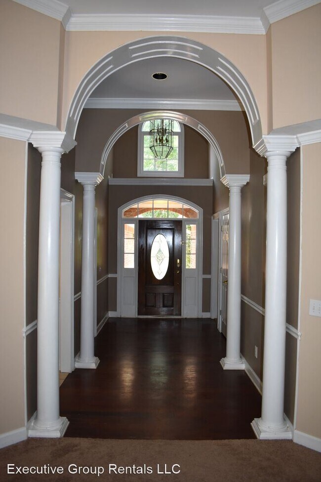 Building Photo - 4 br, 3.5 bath House - 8585 Midland Road