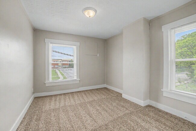 Building Photo - 2600 Wayne Ave